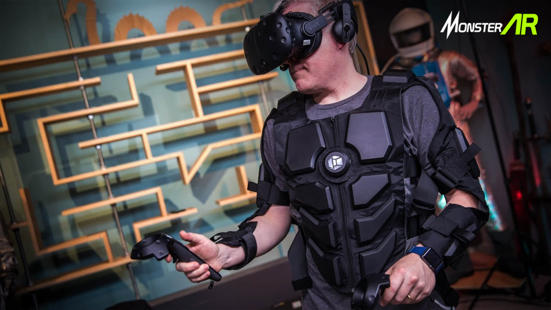 Vr rx. Haptic Suit VR. ВР костюм тактильный. Костюм виртуальной реальности. Жилет виртуальной реальности.